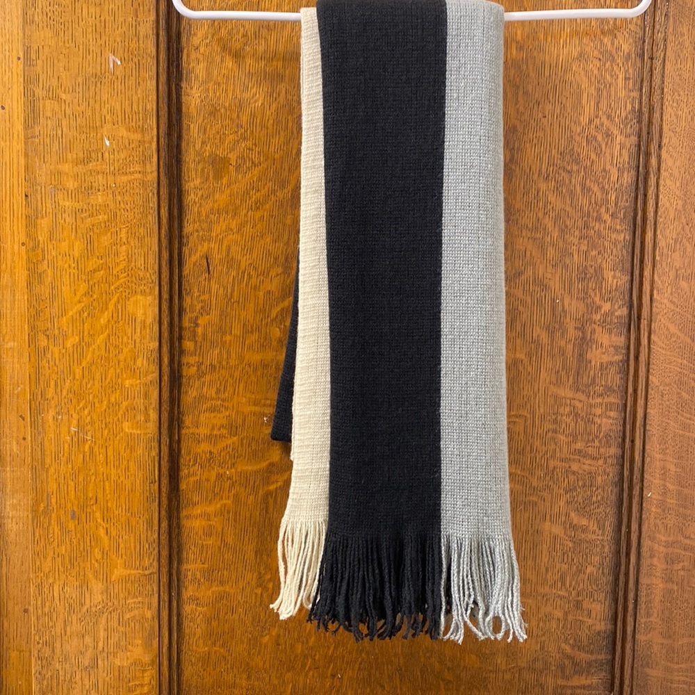 Donni. Wrap~cream, gray, and black block striped~New w/o Tags~28x34+fringe